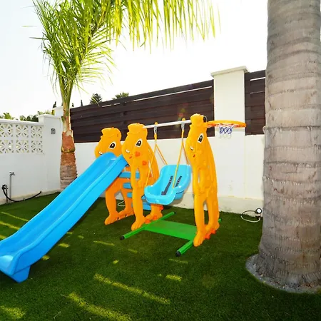 Thetida Αγία Νάπα