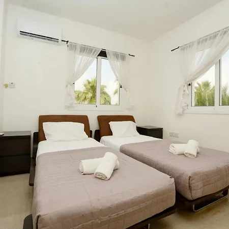 Thetida Αγία Νάπα