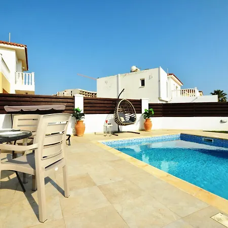 Thetida Αγία Νάπα