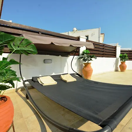 Thetida * Αγία Νάπα